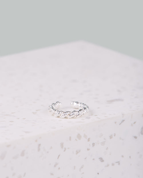 Handgemachte Earcuffs | Eingedreht | 925 Silber - silber | Fair und umweltschonend auf Bali handgefertigt | PELURU Ohrstecker ohne Piercing | VERLAN Jewellery | Fairfashion | Bali