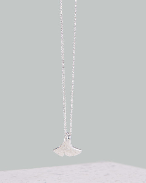 Kette mit Ginkgo Anhänger | Ginkgo Kette | Wasserfester Schmuck aus Bali | VERLAN Jewellery
