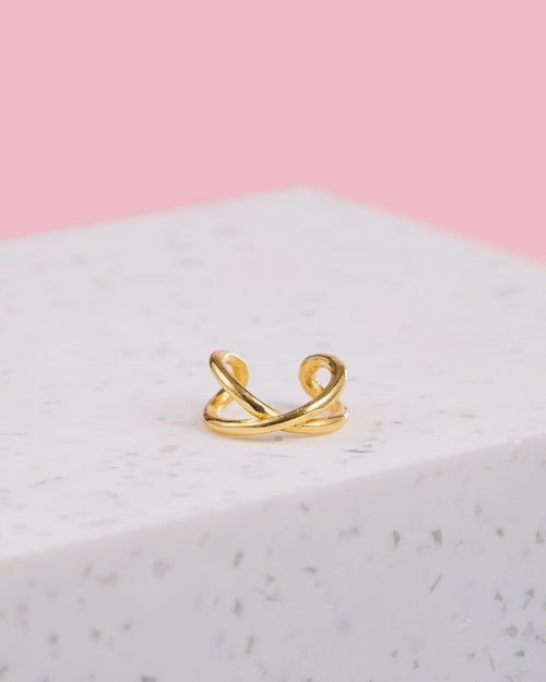 Twisted Ear Cuff | Handgemachter Schmuck aus Bali | Goldener Ear Cuff | Ohrring ohne Piercing | VERLAN Jewellery