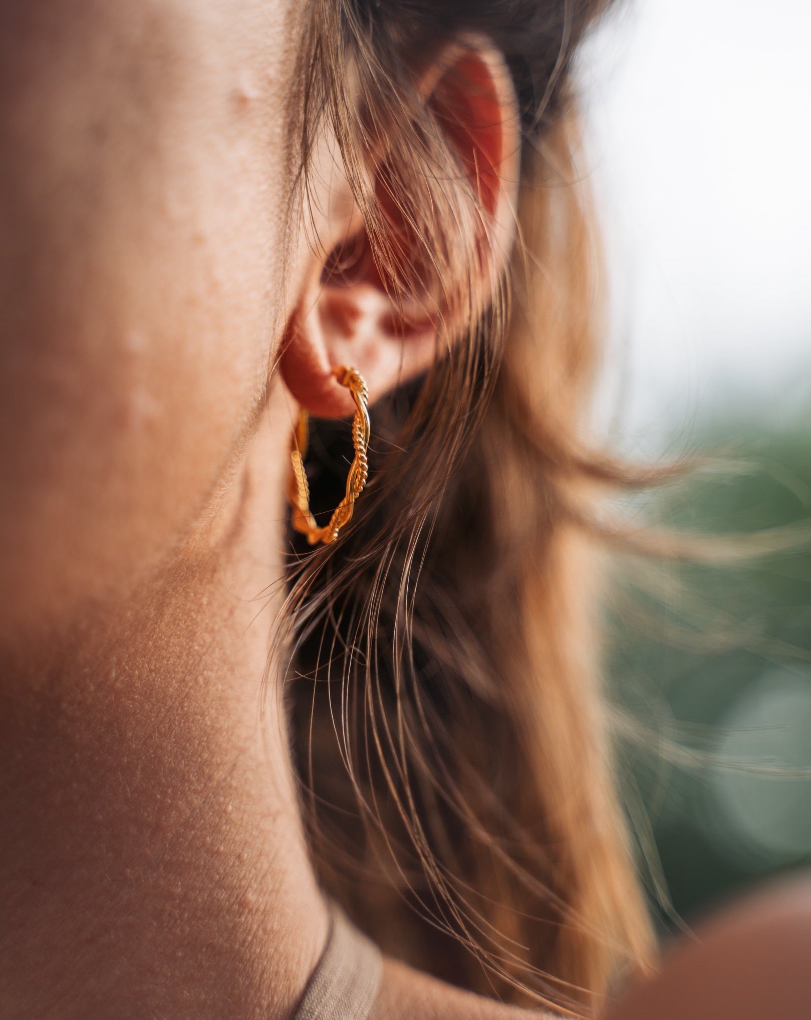 Goldene Creolen | eingedrehte Ohrringe | Ohrringe gold | Handgemachter Schmuck | fairer Schmuck