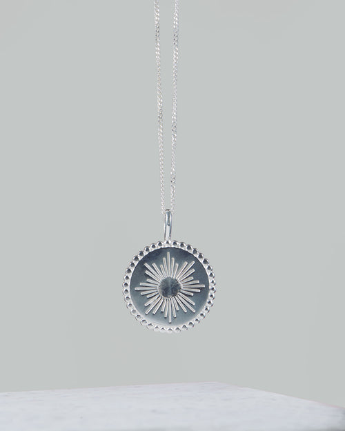 Sonnen Kette im Boho Look | Handmade in Bali | fair und umweltschoned | Handgemachter Schmuck aus Silber | 925 Silber - wasserfest | Entdecke unsere Ringe Ketten & Ohrringe | VERLAN Jewellery