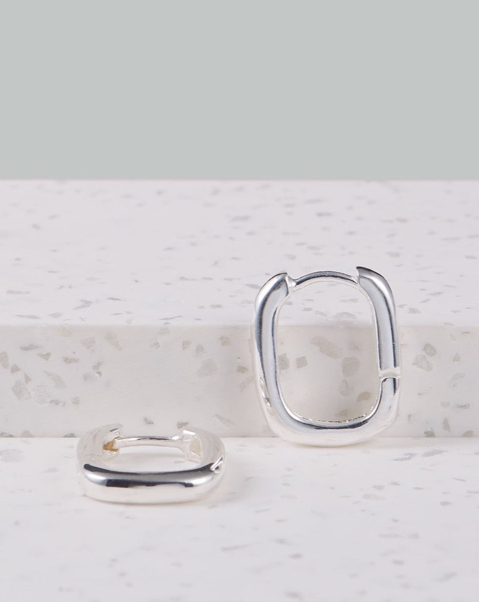 silber ovale Creolen | Schmuck aus Bali | VERLAN Jewellery | bequeme Ohrringe aus Silber | wasserfester Schmuck Schmuck online kaufen