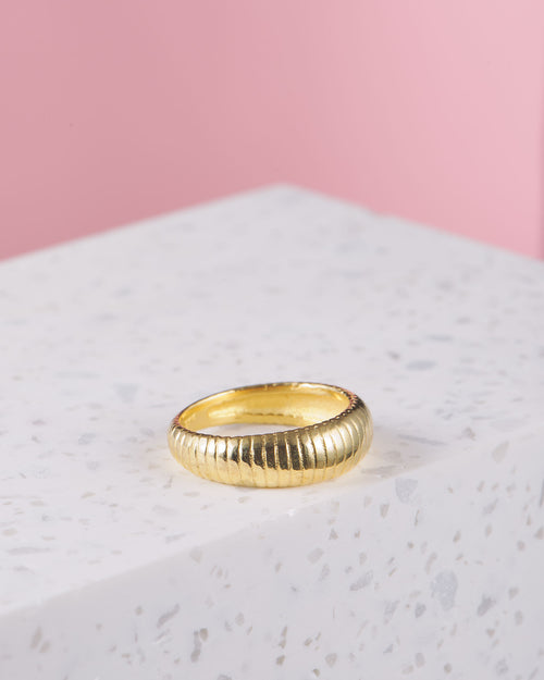 breiter gold ring | ringgröße raus finden online | VERLAN Jewellery | Schmuck aus Bali