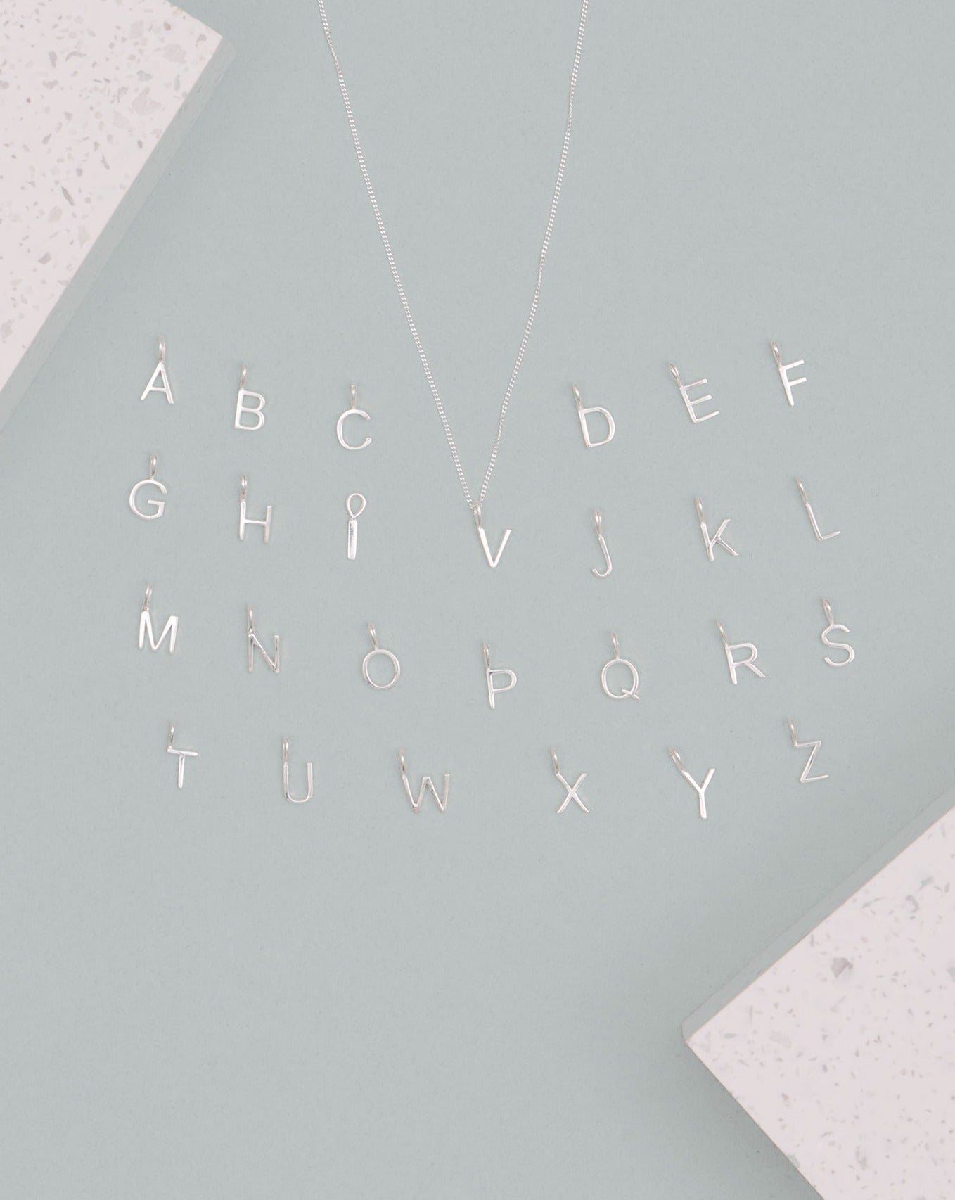 Das ganze Alphabet - von A bis Z, alle Buchstaben als Kettenanhänger von VERLAN Jewellery 