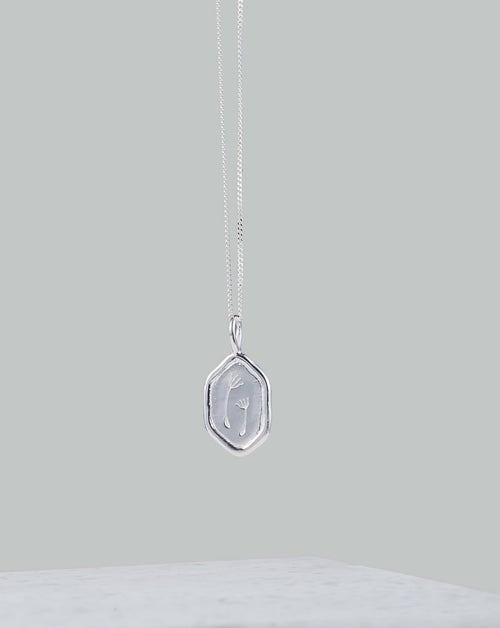 Silber Kette mit Puste Blumen | Silberner Anhänger an Silber Kette | Handgemachter Schmuck aus Bali | VERLAN Jewellery