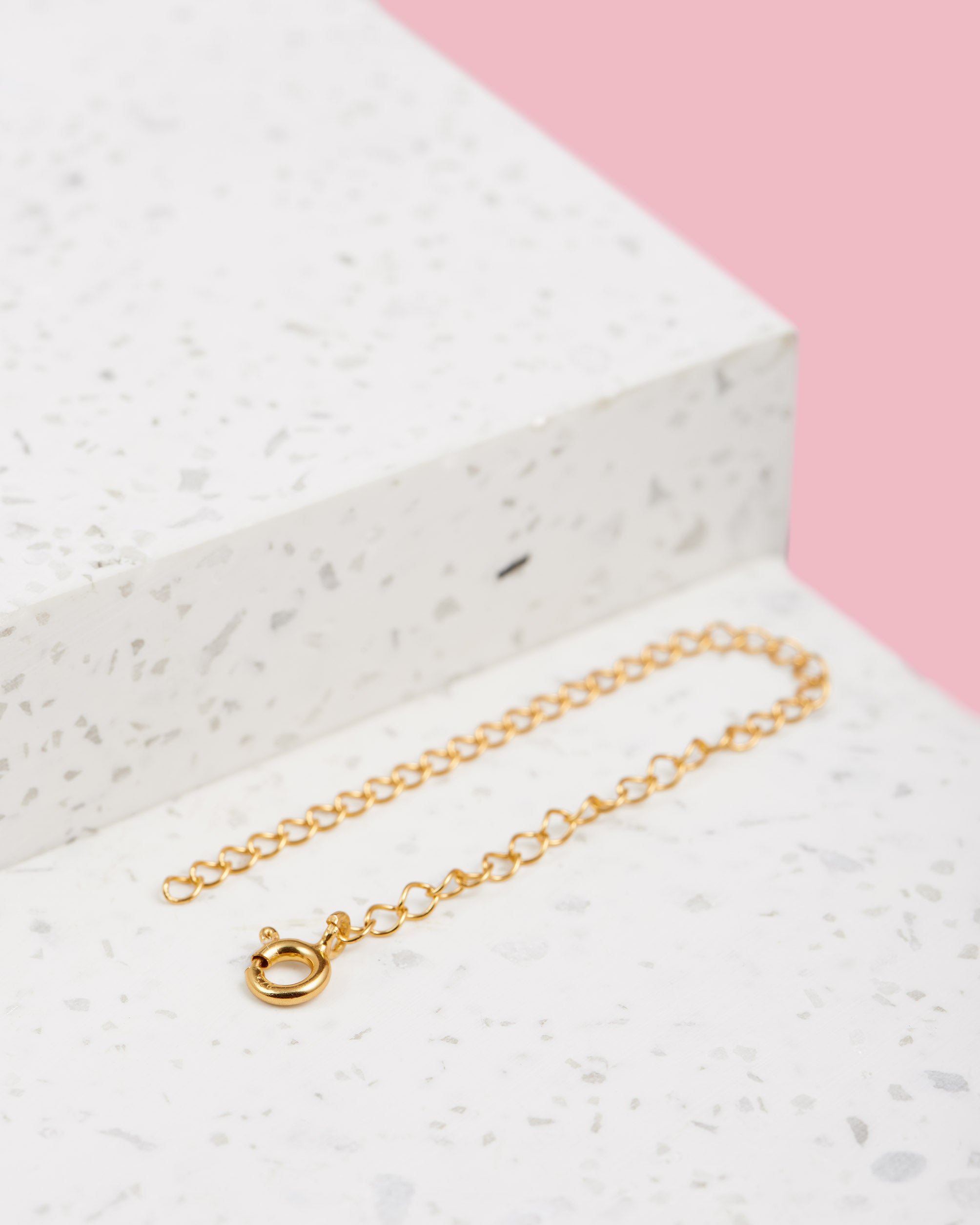 Verlängere deine Kette flexibel in der Länge mit dem VERLAN Ketten Extender | Perfekt für den Layering Look aus Sterling Silber und einer 22 Karat Vergoldung