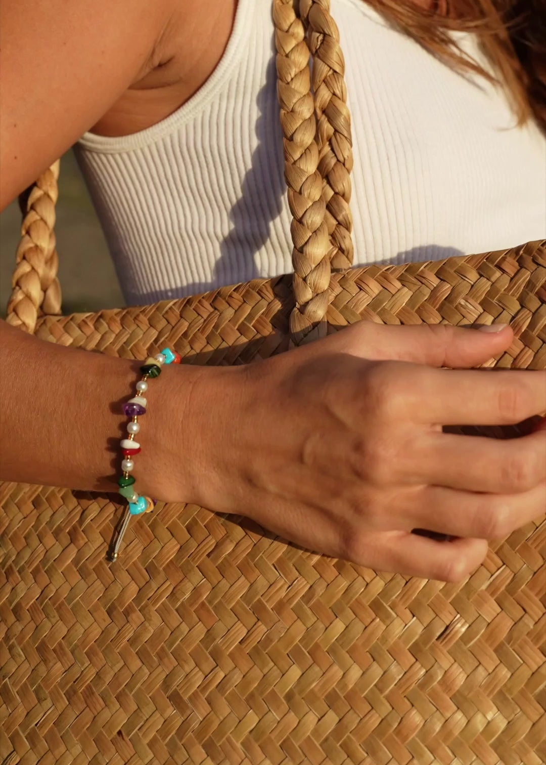 Buntes Armband | Handgemachtes Armband von VERLAN Jewellery | Flexibel verstellbar mit bunten Steinen | Fair und umweltschonend handmade in Bali