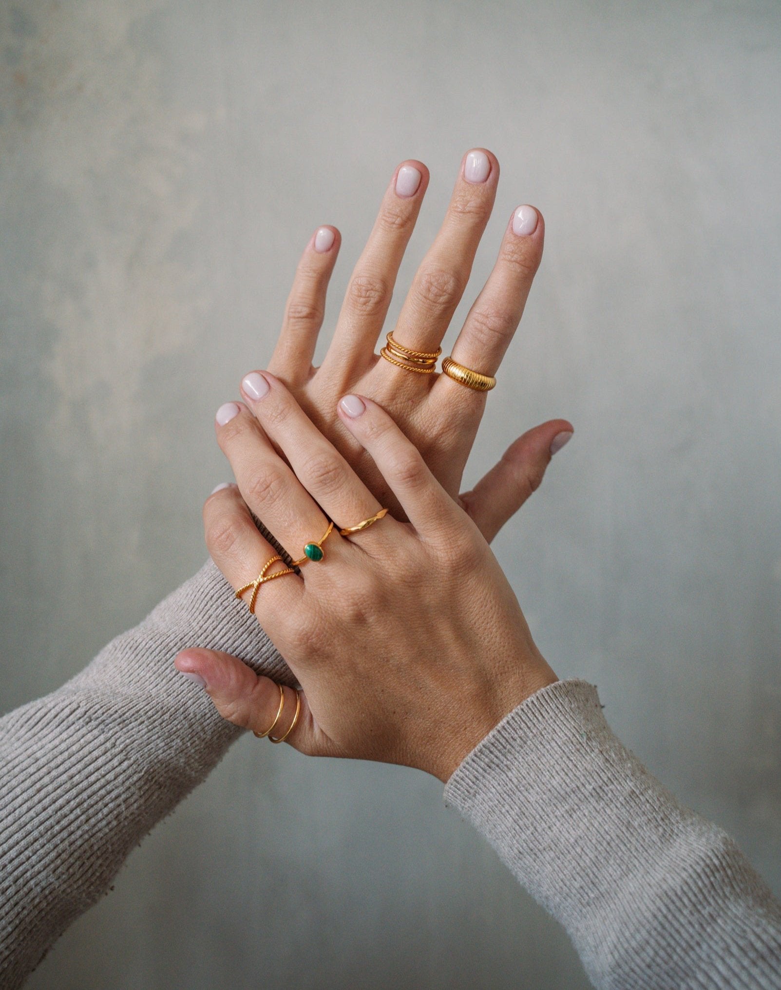 Goldener Malachit Ring | Ring mit Malachit Stein | Schmuck aus Bali | Handgemachter Schmuck online kaufen | Geschenk für Freundin finden | VERLAN Jewellery