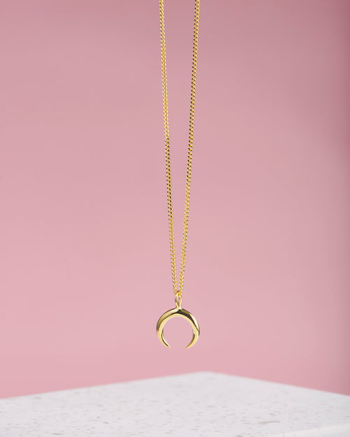 Handmade with love | VERLAN Jewellery | Fairfashion | Handgemachte Kette im Boho Look aus Bali | Fair und nachhaltig handgefertigter Schmuck | Mondkette | NUSA DUA Necklace