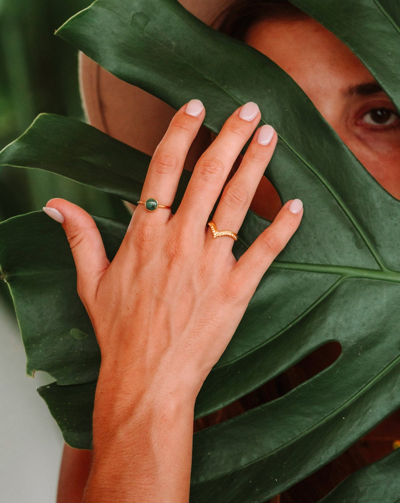 Handgemachter Türkis Stein Ring im klassischen Look | 925 Silber - 22 Karat| Fair und umweltschonend auf Bali handgefertigt | VERLAN Jewellery | Fairfashion | Ubud Ring | grüner Turkis 