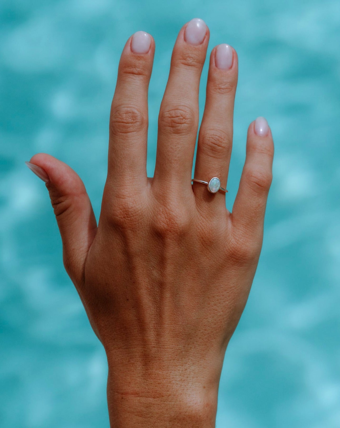 Handgemachter Opal Stein Ring im klassischen Look | 925 Silber - wasserfest | Fair und umweltschonend auf Bali handgefertigt | VERLAN Jewellery | Fairfashion | Canggu Ring
