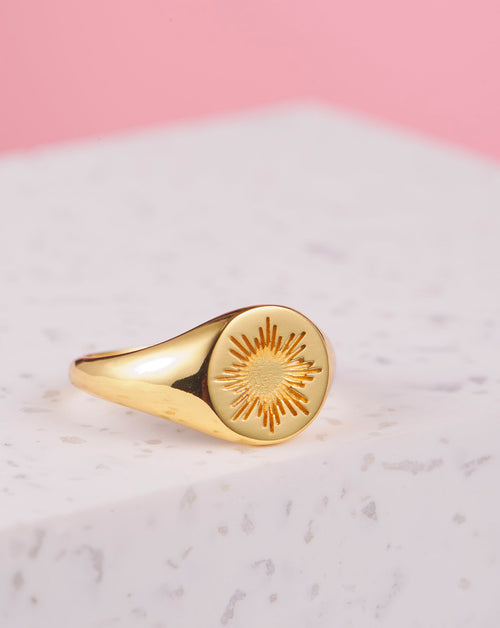 Goldener Statement Ring | Boho Bali Schmuck online kaufen |Goldschmuck | Ringgröße messen | Ringgrößentabelle | fair und umweltschoned handgemachter Schmuck aus Silber | Das perfekte Geschenk für Freundin finden bei VERLAN Jewellery