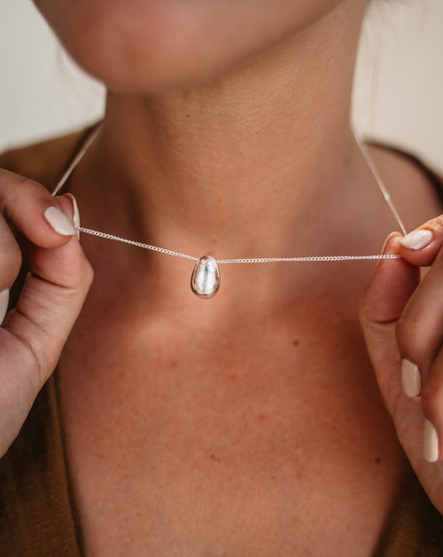 Tropfen Kette | Silber Kette | Schmuck aus Bali | VERLAN Jewellery | das perfekte Geschenk für Freundin finden | wasserfester Schmuck