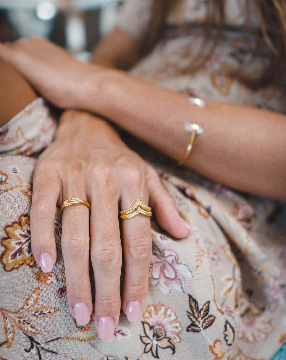 Handgemacht auf Bali - fair & nachhaltig produziert. Boho Ring mit Perlen im Balilook | 925 Silber + 5 Mikron Vergoldung | Handmade in Bali | VERLAN Jewellery | Entdecke unsere handgemachten Ketten, Ringe & Ohrringe