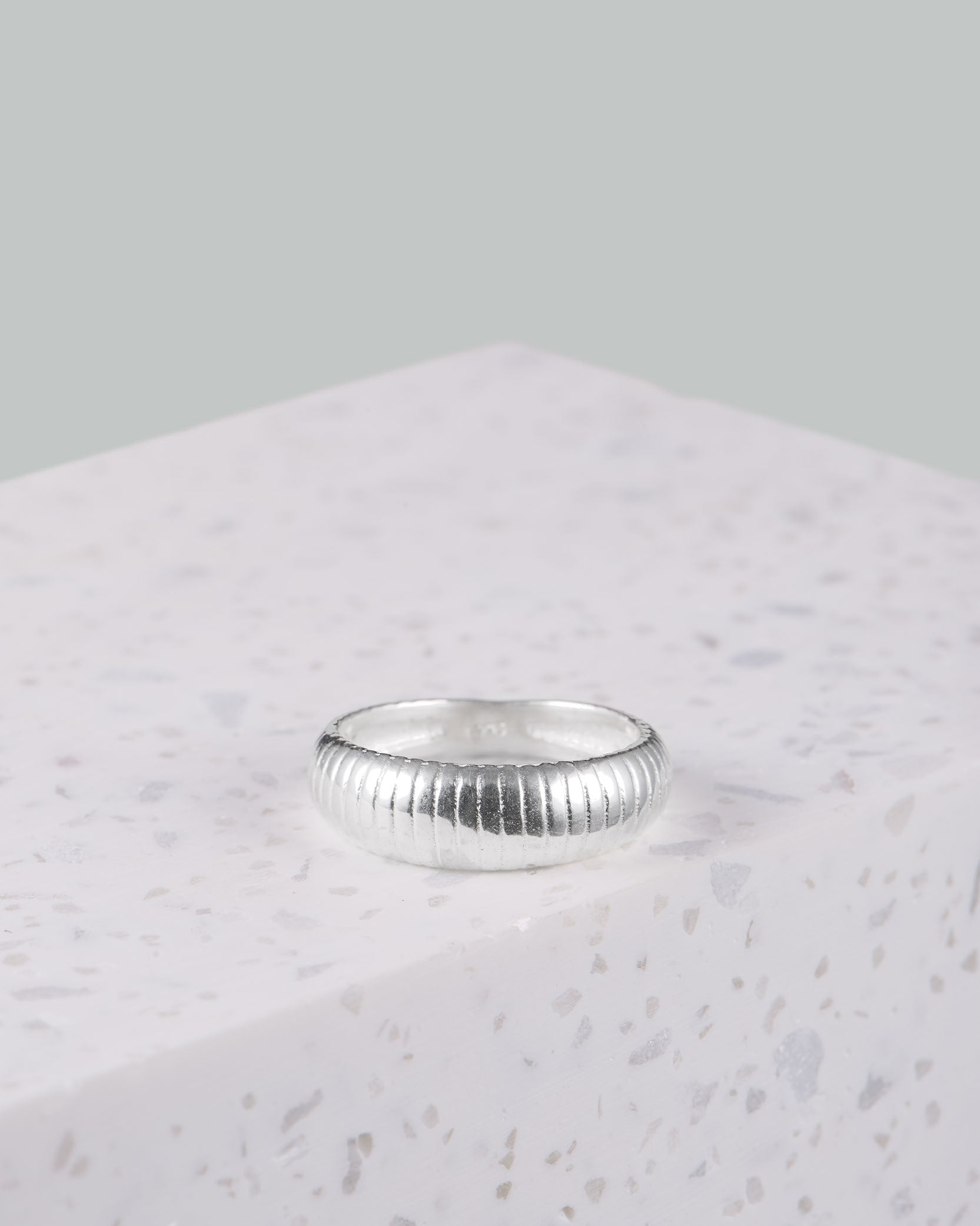 breiter silber ring | wasserfester schmuck |ringgröße raus finden online | VERLAN Jewellery | Schmuck aus Bali