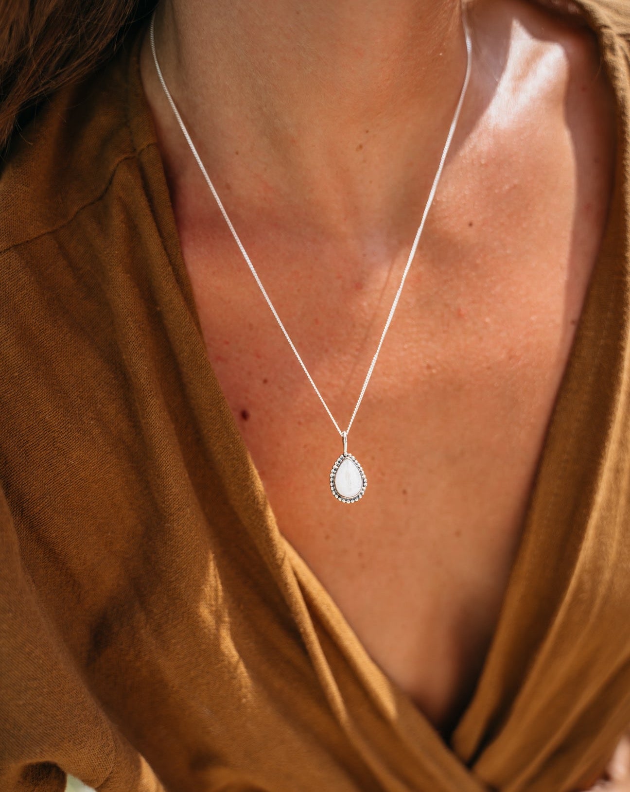 Mondstein Kette | Silber Kette | Schmuck aus Bali | VERLAN Jewellery | das perfekte Geschenk für Freundin finden | wasserfester Schmuck