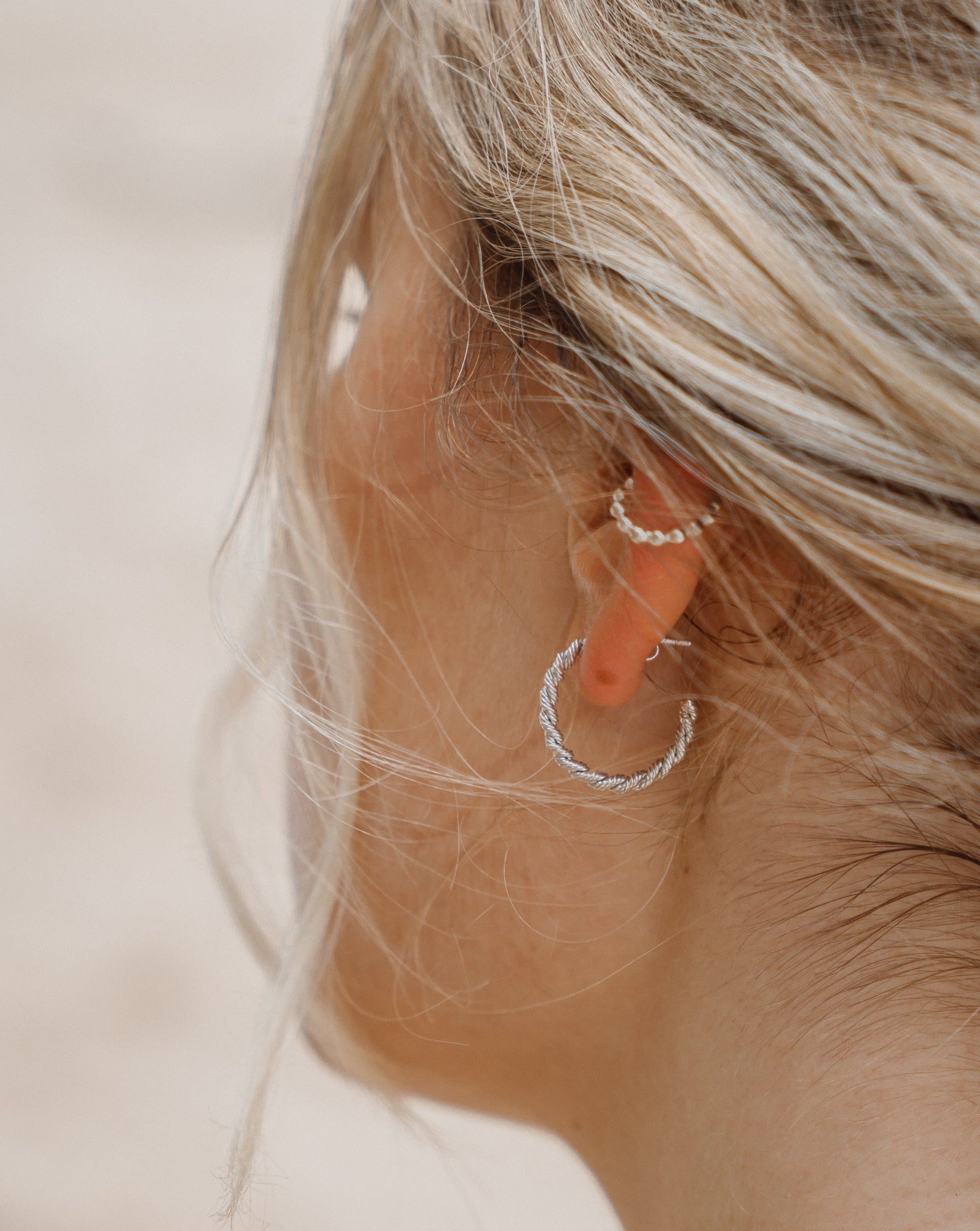 Handgemachte Ohrringe | eingedreht | 925 Silber - wasserfest | Fair und umweltschonend auf Bali handgefertigt | CERIA Earrings | VERLAN Jewellery | Fairfashion | Bali Vibes