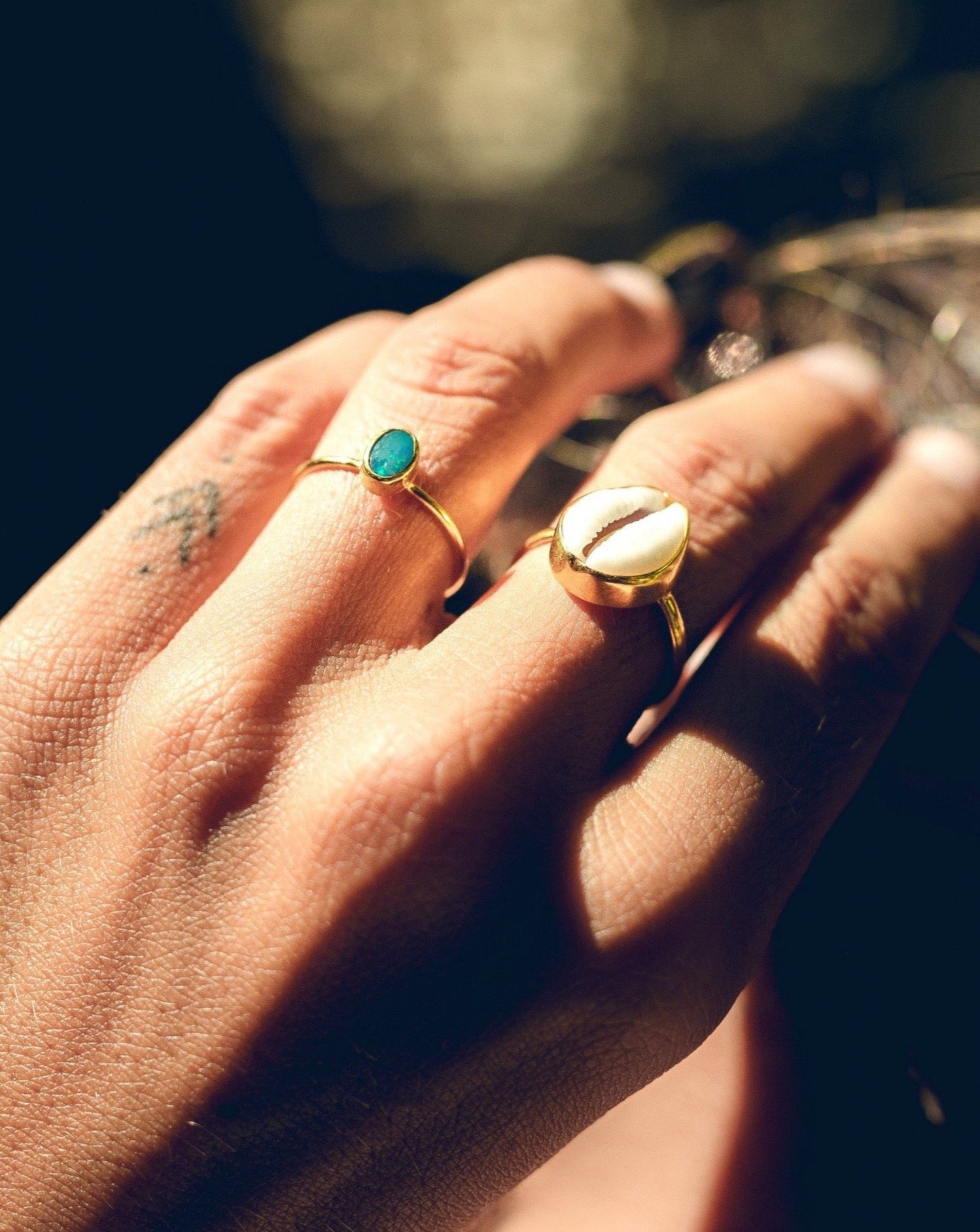 Handmade with love | VERLAN Jewellery | Fairfashion | Handgemachte Ringe im Boho Look aus Bali | Fair und nachhaltig handgefertigter Schmuck | Goldring mit Opal | 925 Silber + Vergoldung