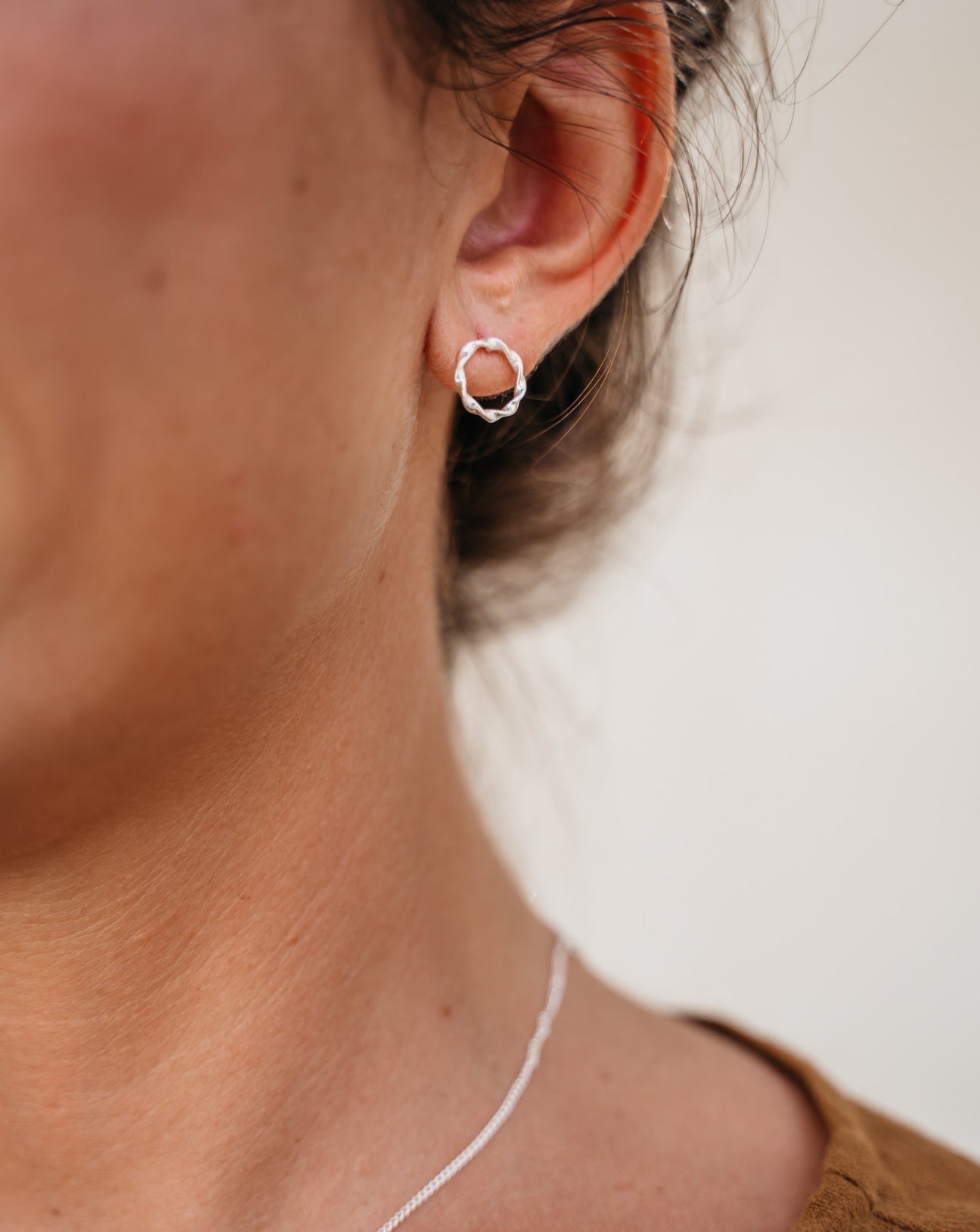 silberne Ohrstecker | Kreis Ohrringe | VERLAN Jewellery | bequeme Ohrringe aus Silber | nickelfreie Ohrringe